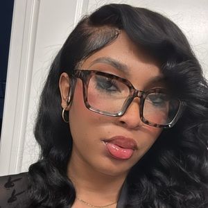 Meet your Posher, Cheyanne